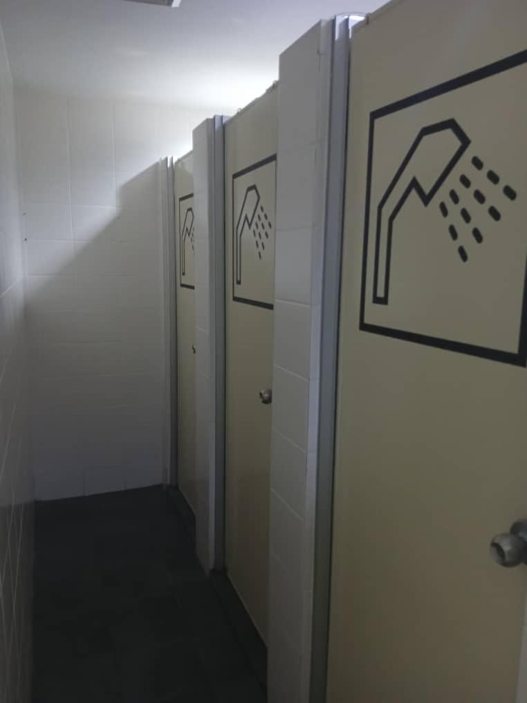 Capsule Inn Kota Kinabalu Exteriör bild
