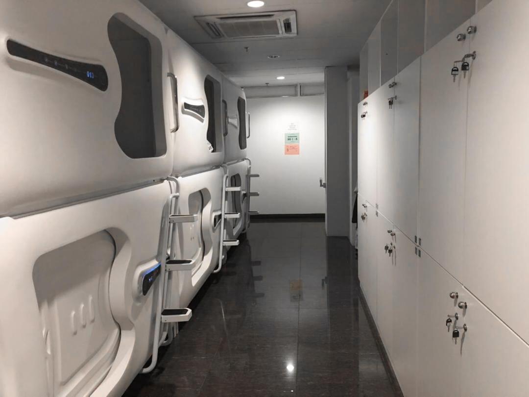 Capsule Inn Kota Kinabalu Exteriör bild