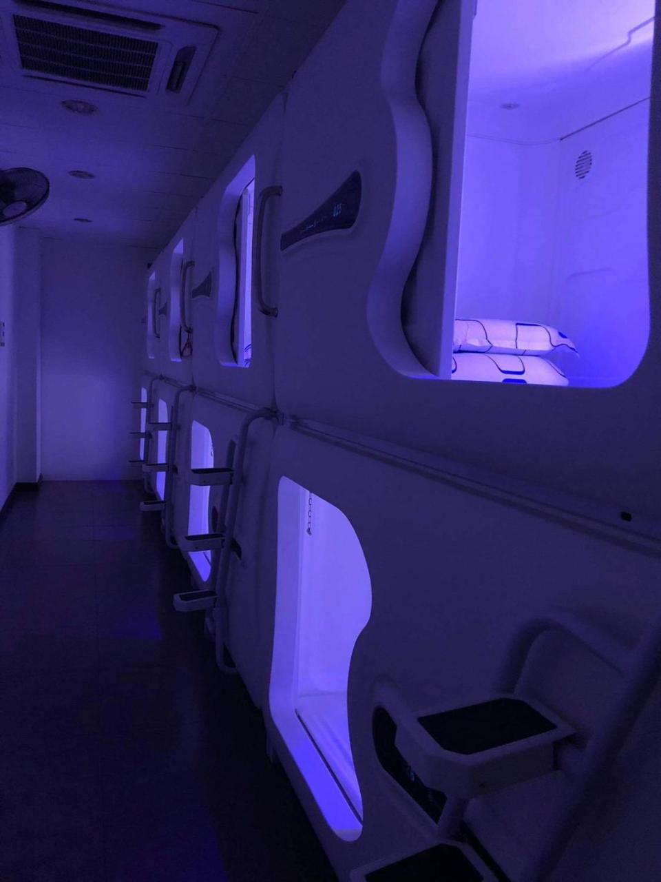 Capsule Inn Kota Kinabalu Exteriör bild