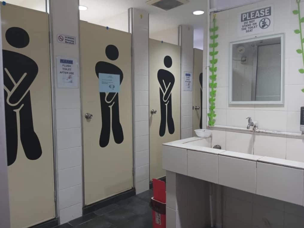 Capsule Inn Kota Kinabalu Exteriör bild